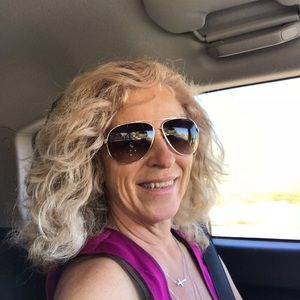 Meet your Posher, Kandi